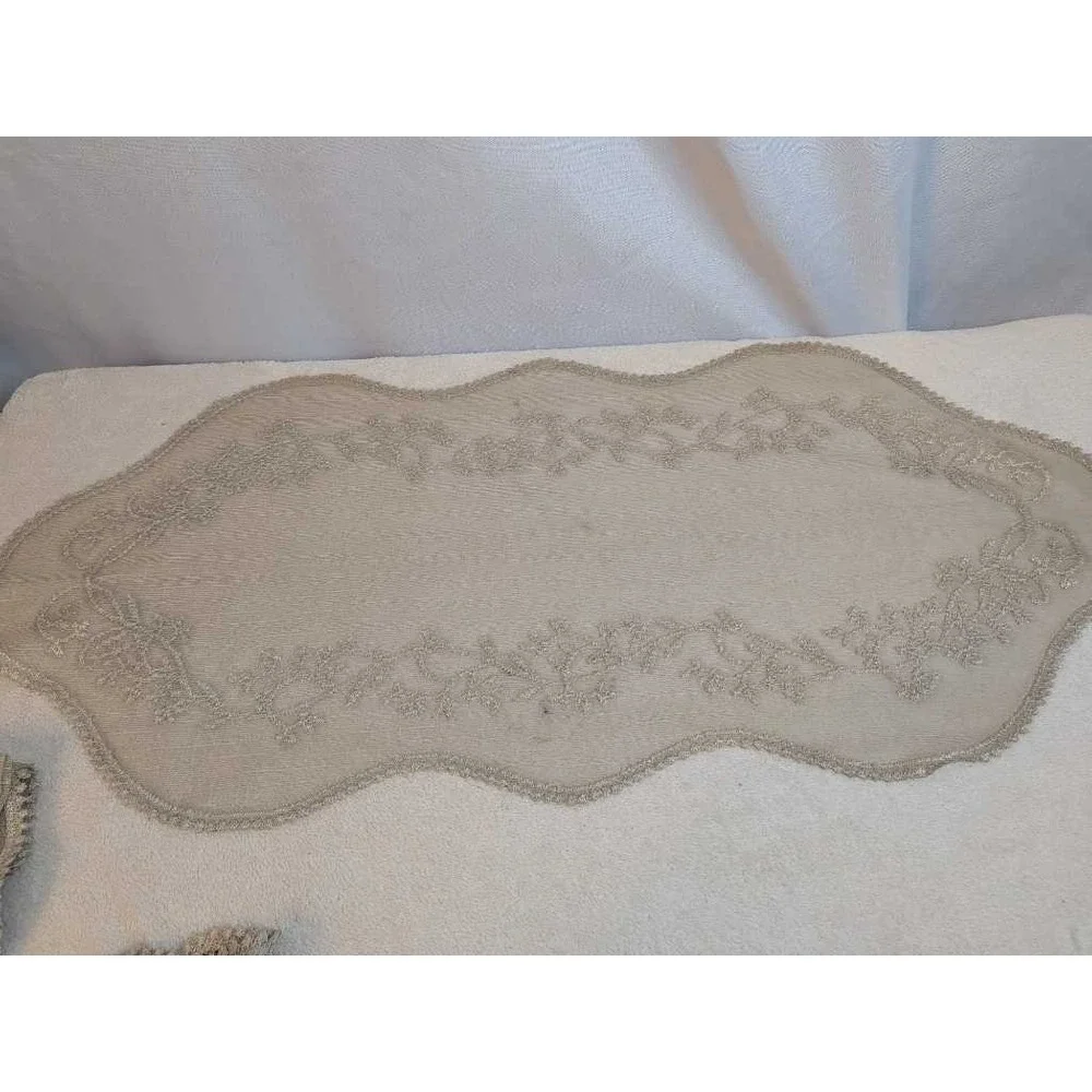 Vintage Lace Runner and Doilies Set Floral Embroidered Table Home‎ Decor
